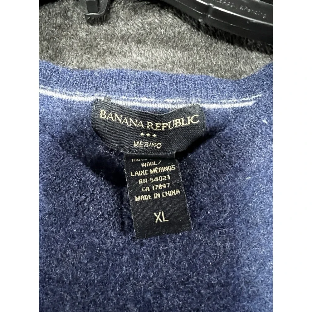 Banana Republic Men's XL/LG‎ Merino Wool Crew Neck Sweater Blue Knit Pullover